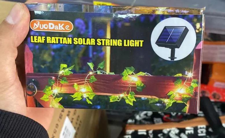 Enredadera solar con luces